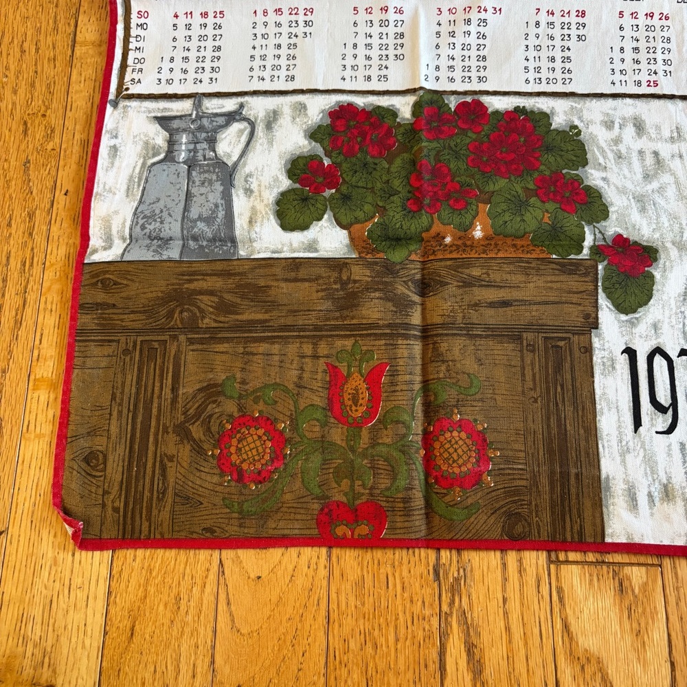 Pretty Linen Calendar, 1971. - Picture 3 of 5